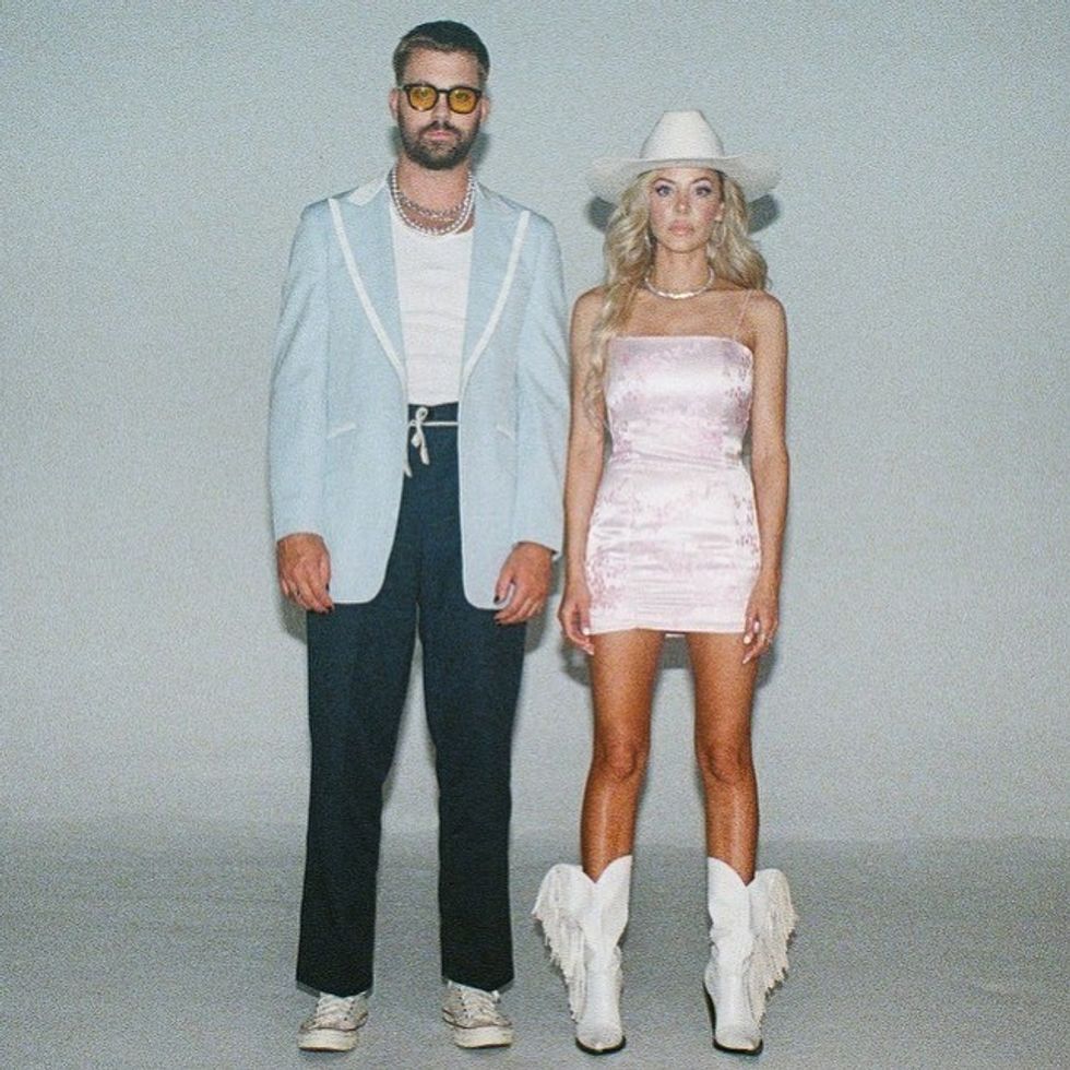 Virginia To Vegas ft MacKenzie Porter - this sucks 